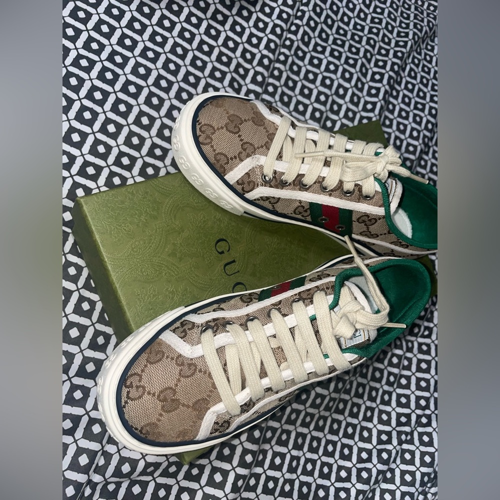 Gucci - Picture 2 of 7
